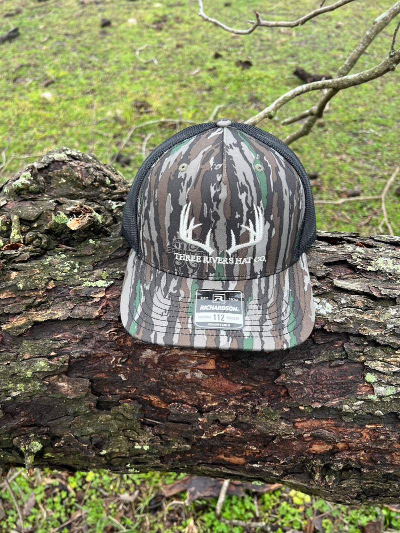 Load image into Gallery viewer, Classic Whitetail Rack - Trucker Snapback Hat - Richardson 112

