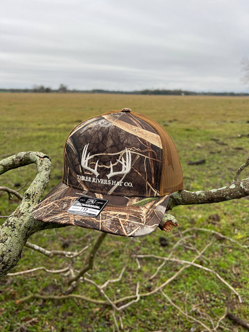 Load image into Gallery viewer, Classic Whitetail Rack - Trucker Snapback Hat - Richardson 112

