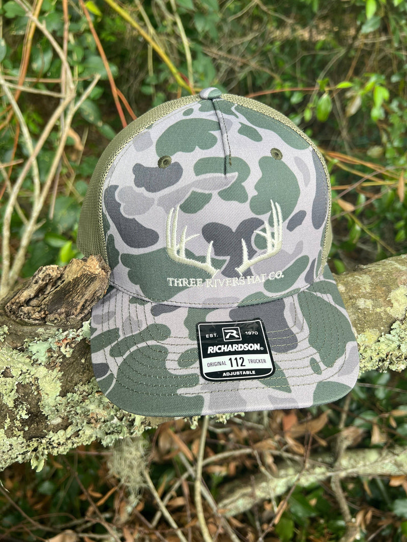 Load image into Gallery viewer, Classic Whitetail Rack - Trucker Snapback Hat - Richardson 112
