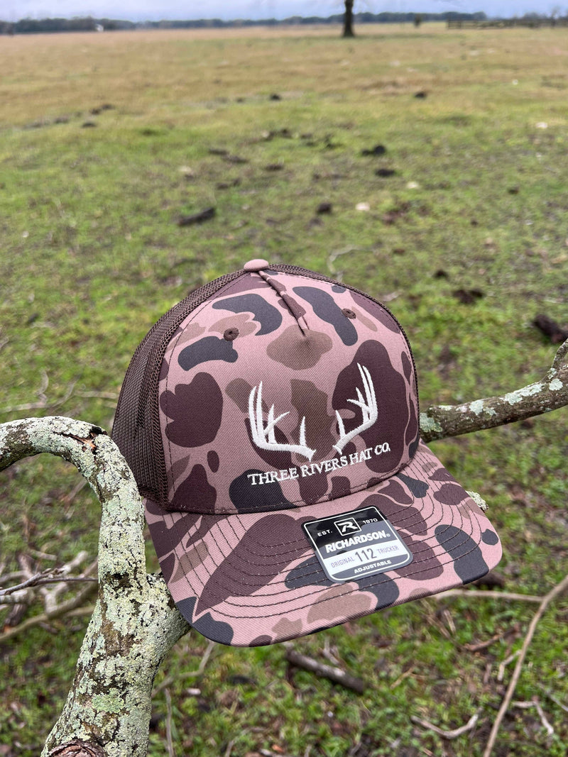 Load image into Gallery viewer, Classic Whitetail Rack - Trucker Snapback Hat - Richardson 112
