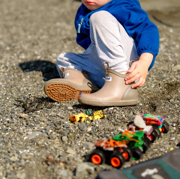 Load image into Gallery viewer, Xtratuf Earth Brown Kids Ankle Deck Boot XKAB901
