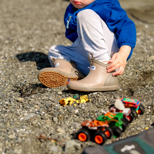 Xtratuf Earth Brown Kids Ankle Deck Boot XKAB901