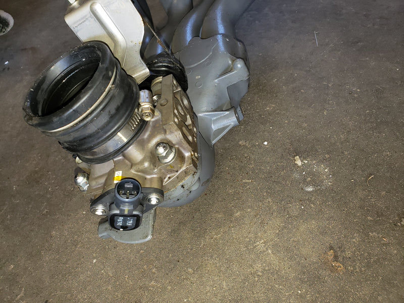Load image into Gallery viewer, Used Honda Intake Manifold with Throttle Body (17100-ZW5-010ZA , 16400-ZW5-013)
